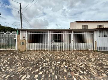 Casa de 5 quartos, Brasília · Casa Térrea | 3 Residências | 5 Quartos | QNE 29 | Taguatinga Norte | 340m² | Suítes | Garagem Ampla