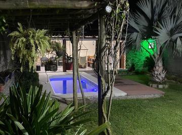 Casa · 97m² · 2 Quartos · 2 Vagas ·
Casa plana