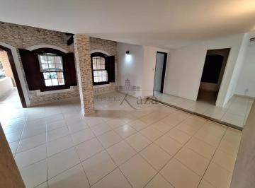 Casa · 242m² · 5 Quartos · 8 Vagas · Oportunidade - Casa Comercial e Residencial  - Jardim Esplanada - 5 Dormitórios - 500m².