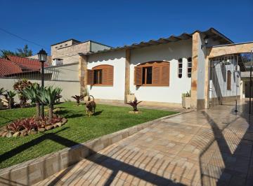 Casa · 145m² · 3 Quartos · 4 Vagas · Casa térrea, 3 dormitórios e 4 vagas cobertos no Sarandi.