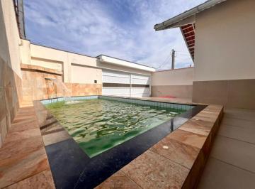 Casa · 123m² · 3 Quartos · 2 Vagas · Espaçosa Casa com Piscina e 2 Suítes no Jardim Imperador - Praia Grande