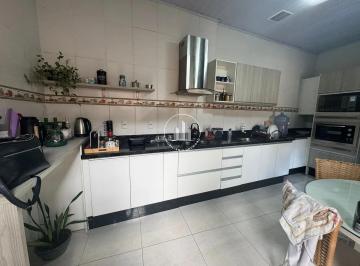 Casa · 105m² · 3 Quartos · 2 Vagas · Casa 3 Quartos 105m² - Centro