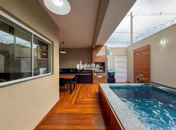 Casa · 189m² · 3 Quartos · 3 Vagas · Casa com 3 quarto sendo 1 suíte disponível para locação no bairro Alto Umuarama em Uberlândia-MG