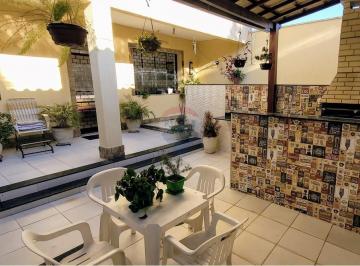 Casa · 189m² · 4 Quartos · 3 Vagas · "Duplex Familiar: Elegância e Conforto em Campo Grande"