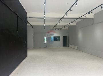 Comercial · 300m² · Galpão Comercial Reformado em Guarulhos - 300m²