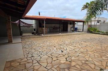 72d9752bbe6f49606bd909bd7a0aebfb131e420e · CASA COLONIAL RUA 8 VICENTE PIRES | 450M² | 3QTS 1SUÍTE | 6 VAGAS | LAZER COMPLETO