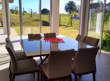 Casa · 297m² · 3 Quartos · 5 Vagas · Condominio com conforto e natureza, 3 suites, 5 banheiros, lazer completo, repleta de armarios