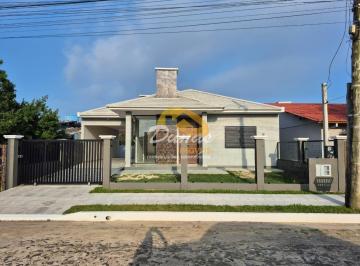 Casa · 145m² · 3 Quartos · 2 Vagas · Casa com piscina à venda em Nova Tramandaí - Tramandaí/RS
