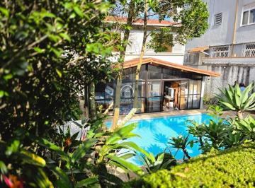 Casa · 220m² · 3 Quartos · 1 Vaga · Casa Alto Padrão em Jardim Cascata, Teresópolis/RJ