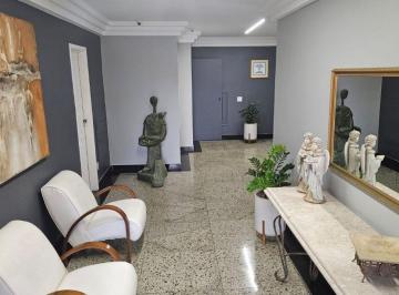 Apartamento de 3 quartos, Cabo Frio · Apartamento 2º Pav. no Marlin c/ 3 Qtos. há 100 Mts. do Forte à Venda