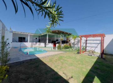 Casa · 200m² · 2 Quartos · 1 Vaga · Casa em Condomínio :  / Residencial / Zona Rural