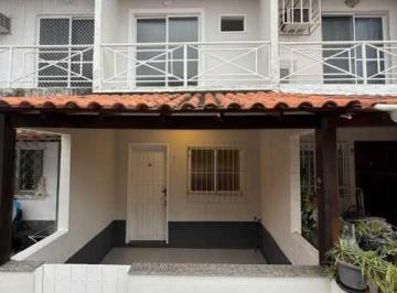 Casa · 49m² · 2 Quartos · Casa geminada com 2 quartos na curicica legalizada