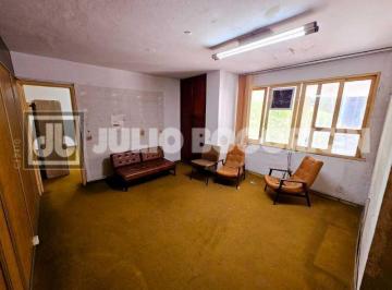Comercial · 200m² · 1 Vaga · Sobreloja :  / Comercial / Centro
