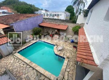 Casa · 360m² · 3 Quartos · 4 Vagas · Casa de rua : / Residencial / Bancários