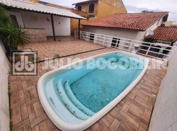 Casa · 212m² · 4 Quartos · 2 Vagas · Casa de rua : Linear / Residencial / Bancários