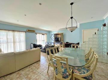 Apartamento · 199m² · 3 Quartos · 2 Vagas · Apartamento a venda na Praia das Pitangueiras - Guarujá/SP