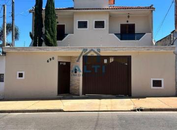 xrpb3pc2owm1ndm1ytc2odgy_md · Maravilhosa casa no Alto do Santa Cruz – Venda ou Locação! ✨🏡