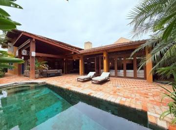 80bdbfcd8b8b771fbaccb60aeefee1295c7feed2 · Casa em Condomínio em Baleia Mirim com 380m² Construídos, 5 Suítes, Piscina Privativa, Área Gourmet