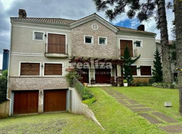 Casa · 210m² · 1 Vaga · CASA COM 5 DORMITÓRIOS EM CONDOMÍNIO DE CANELA