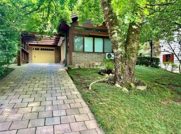 Casa · 230m² · 2 Vagas · CASA Á VENDA EM CANELA