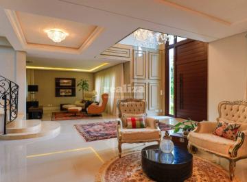 Casa · 436m² · 2 Vagas · CASA 5 DORMITÓRIOS EM CANELA