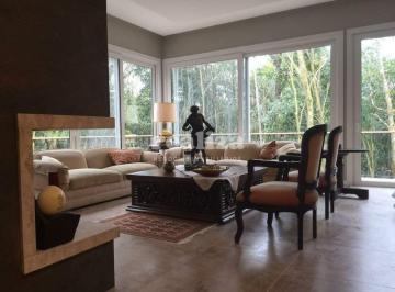 Apartamento · 800m² · 3 Vagas · CASA COM 5 DORMITÓRIOS EM GRAMADO