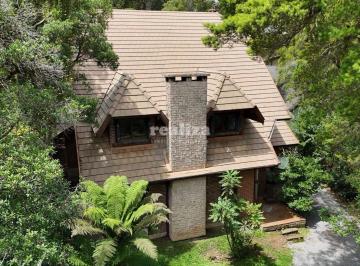 Casa · 337m² · 2 Vagas · CHARMOSA CASA EM BAIRRO NOBRE DE CANELA