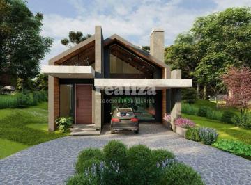 Casa · 343m² · 2 Vagas · CASA 3 SUÍTES EM CONSTRUÇÃO
