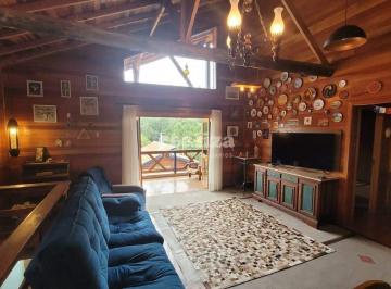 Casa · 220m² · 2 Vagas · CASA COM TERRENO E CHALÉ