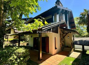 Casa · 169m² · 1 Vaga · CASA Á VENDA EM GRAMADO