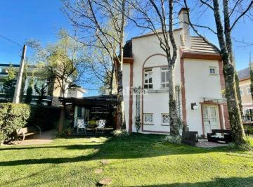 Casa · 160m² · CASA COM 4 DORMITÓRIOS EM CONDOMÍNIO
