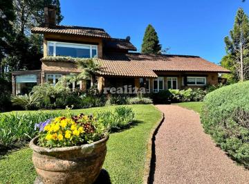 Casa · 280m² · 2 Vagas · LAJE DE PEDRA