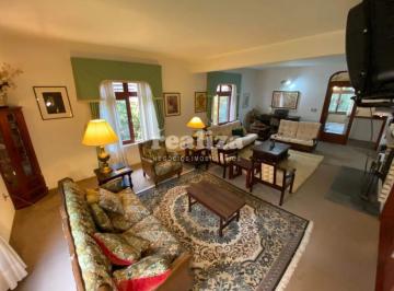 Casa · 269m² · 4 Vagas · CASA COM 03 QUARTOS MOBILIADA EM GRAMADO