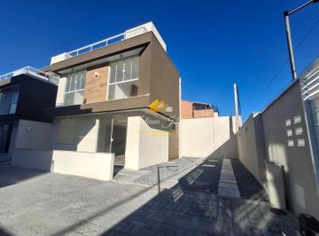 Foto 01 · CASA TRÍPLEX COM 2 SUÍTES A VENDA NO BAIRRO RECREIO EM RIO DAS OSTRAS RJ.