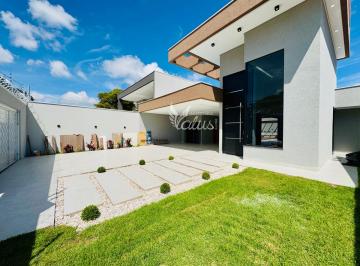 Casa de 3 quartos, Goiânia · Casa térrea de 200 m² com 3 suítes, piscina e área de lazer no Parque Anhanguera, Goiânia-GO.