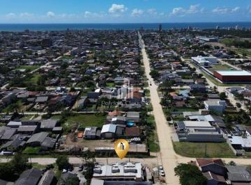 Casa · 60m² · 2 Quartos · 1 Vaga · Casa com Suíte e Em Região Valorizada de Itapoá