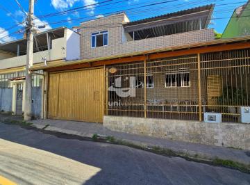 Casa · 300m² · 6 Quartos · 4 Vagas · Duas Casas no Democrata com Amplo Terreno e Potencial Construtivo