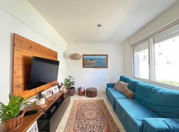 Apartamento · 102m² · 3 Quartos · Apartamento de 3 dormitórios à venda em Menino Deus, Porto Alegre.