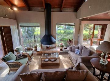 Casa · 470m² · 5 Quartos · 2 Vagas · Casa em XANGRI-LÁ com 5 dorm. 3 suítes, piscina aquecida e 471 m², 400 m. mar.