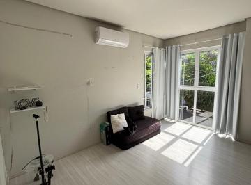 Casa · 177m² · 3 Quartos · 1 Vaga · Casa com 177m², localizado no bairro Azenha em Porto Alegre/RS.