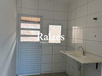Casa · 47m² · 2 Quartos · 2 Vagas · Casa à venda com 2 quartos no Mansour III, Uberlândia – 47m² internos, 200m² de terreno