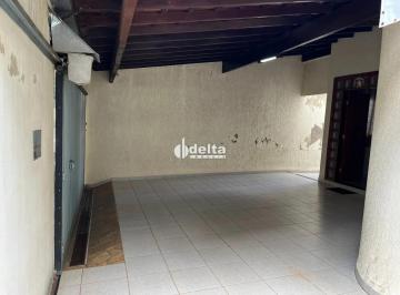 Casa · 300m² · 4 Quartos · 2 Vagas · Casa residencial com 4 quartos sendo 2 suítes disponível para venda no bairro Santa Mônica em Uberlâ