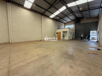 Comercial · 350m² · 3 Vagas · Galpão disponível para locação no bairro Tibery em Uberlândia-MG