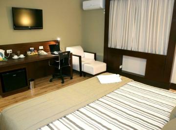 Apartamento · 29m² · 1 Quarto · 1 Vaga · Flat em Campo Belo, São Paulo/SP de 29m² 1 quartos para locação R$ 2.300,00/mes