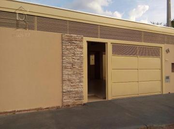 Casa · 3 Quartos · 2 Vagas · Casa em Jardim Cavallari, Marília/SP de 0m² 3 quartos para locação R$ 2.600,00/mes