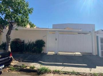 Casa · 3 Quartos · 4 Vagas · Casa em Jardim Itaipu, Marília/SP de 0m² 3 quartos para locação R$ 2.300,00/mes