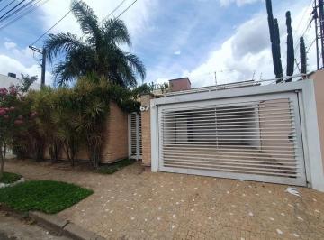 Casa · 3 Quartos · 2 Vagas · Casa em Fragata, Marília/SP de 0m² 3 quartos para locação R$ 4.500,00/mes