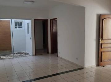 Casa · 260m² · 5 Quartos · 3 Vagas · Casa em Bassan, Marília/SP de 260m² 5 quartos para locação R$ 3.500,00/mes
