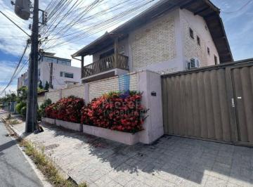 Casa · 248m² · 4 Quartos · 1 Vaga · Sobrado em Fazenda, Itajaí/SC de 248m² 4 quartos à venda por R$ 1.800.000,00