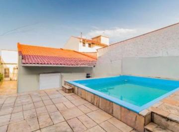 Casa · 100m² · 3 Quartos · 2 Vagas · Casa com 3 Quartos e 3 banheiros à Venda, 120 m² por R$ 599 mil